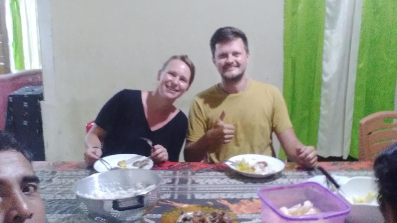 Karleta Homestay Ruteng Esterno foto