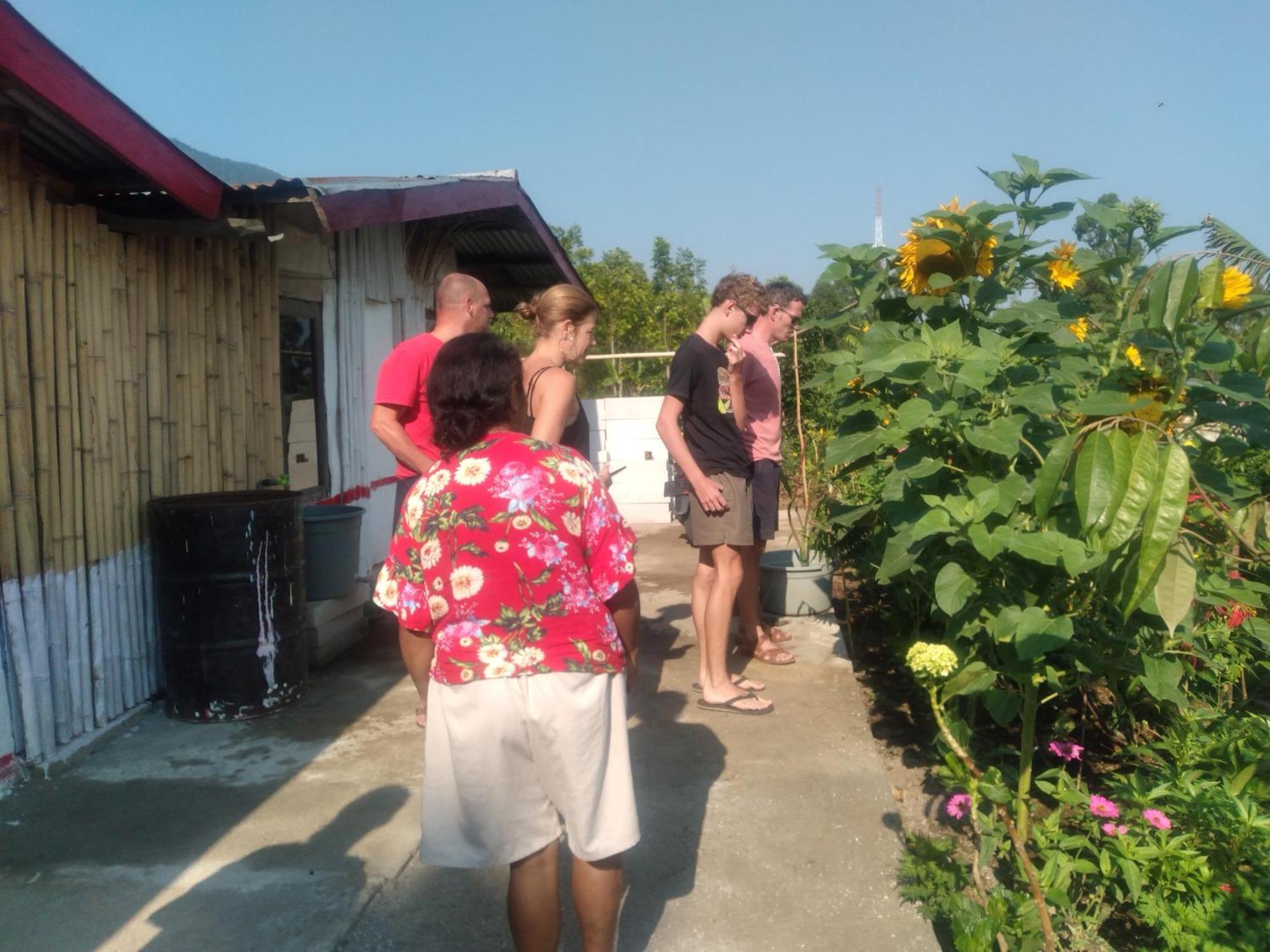 Karleta Homestay Ruteng Esterno foto