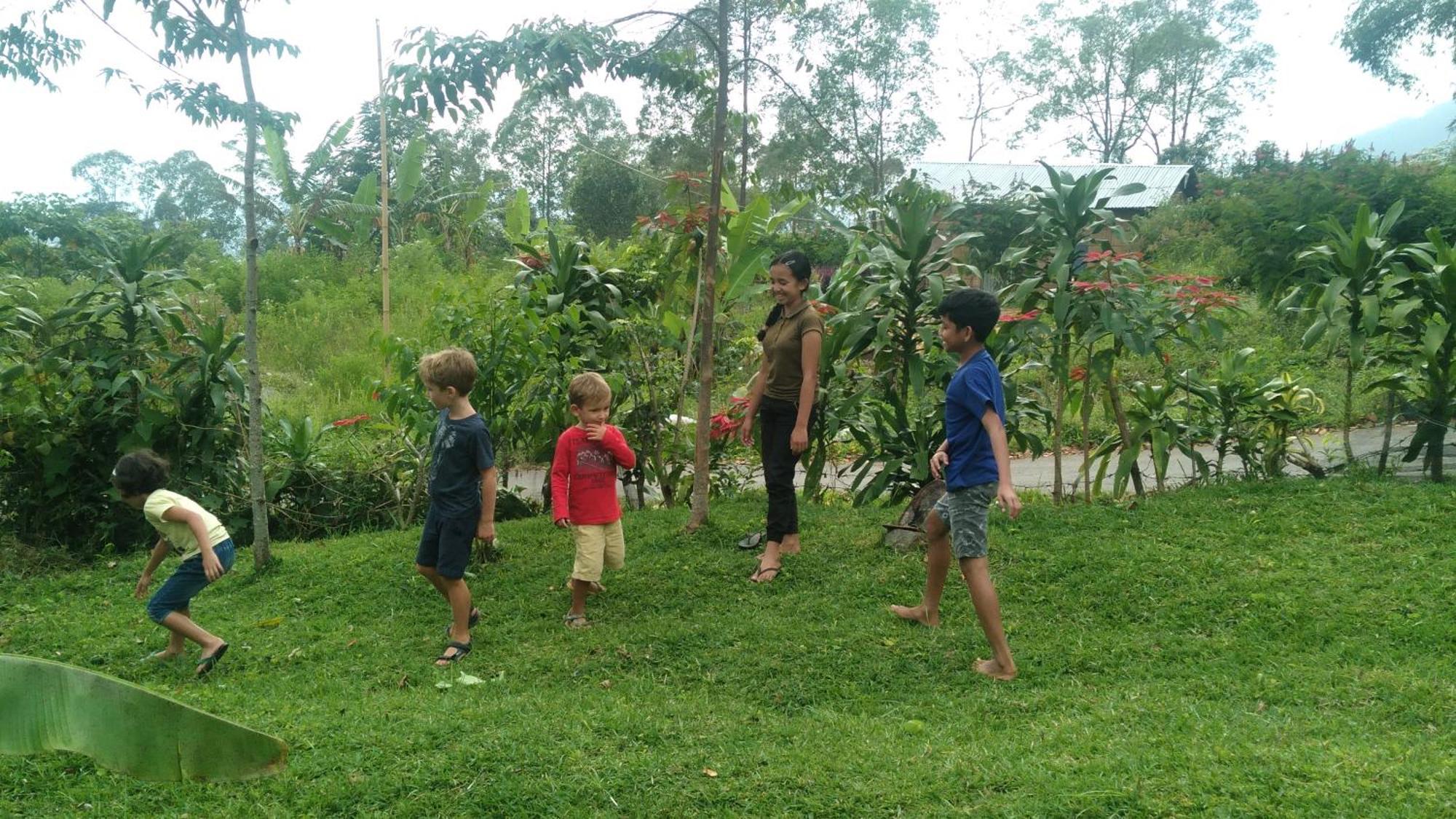 Karleta Homestay Ruteng Esterno foto