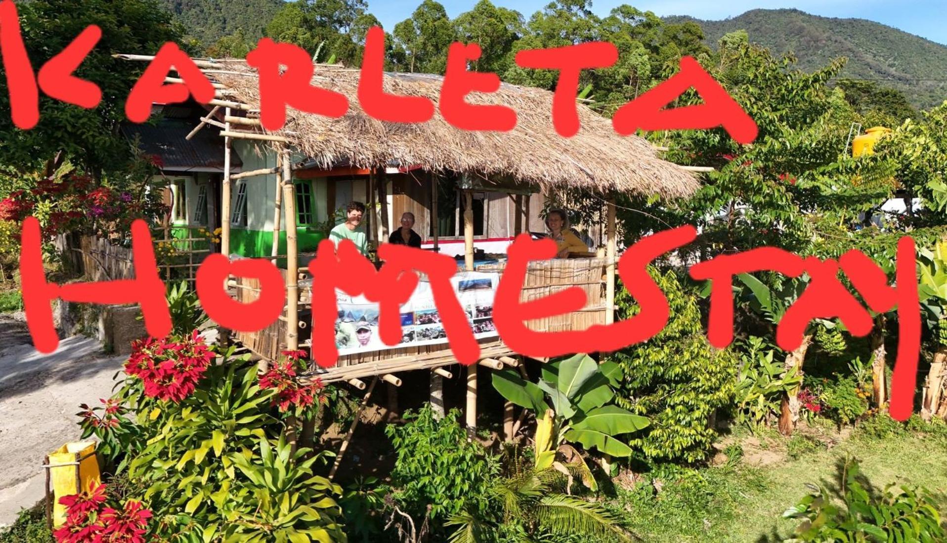 Karleta Homestay Ruteng Esterno foto