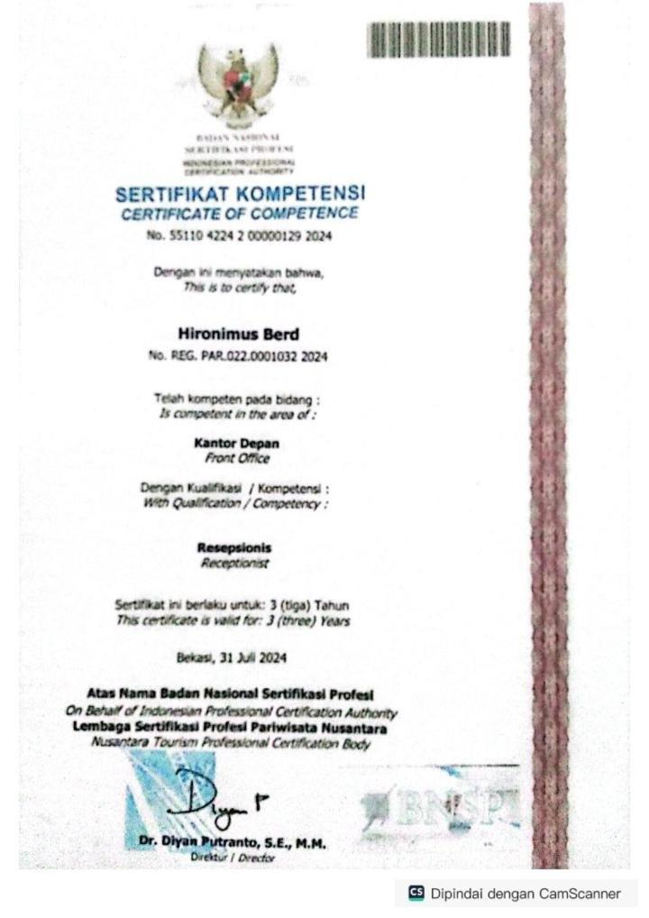 Karleta Homestay Ruteng Esterno foto